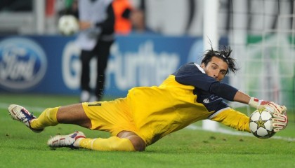 开云电竞平台-圣吉卢瓦联队主教练波科尼奥利带领球队重返巅峰。