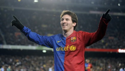 开云官网APP下载-线上线下结合推动足球文化传播，吸引更多年轻群体，足球线上教学